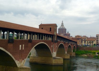 Pavia, met de Ponte Coperto en de Duomo